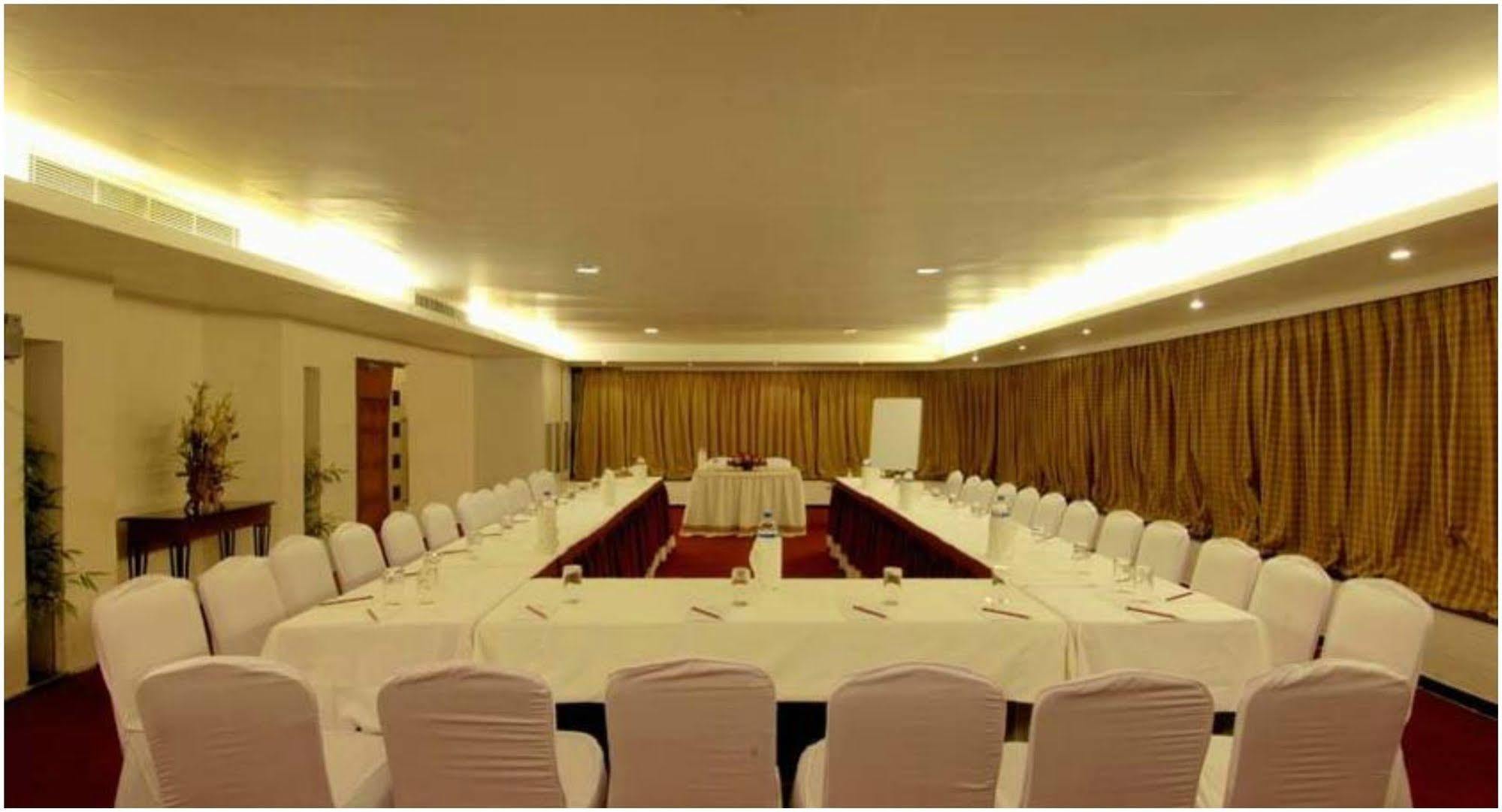 Ramee Guestline Hotel Juhu Bombaj Zařízení fotografie